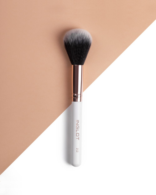 Пухнастий пензель INGLOT PLAYINN Makeup Brush 202