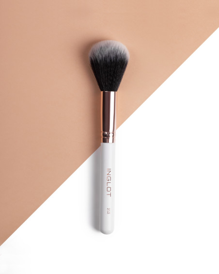 Пухнастий пензель INGLOT PLAYINN Makeup Brush 202