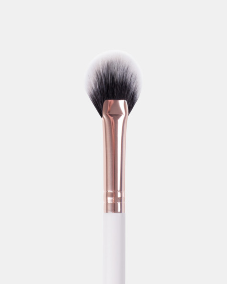 Віяловий пензель INGLOT PLAYINN Makeup Brush 204