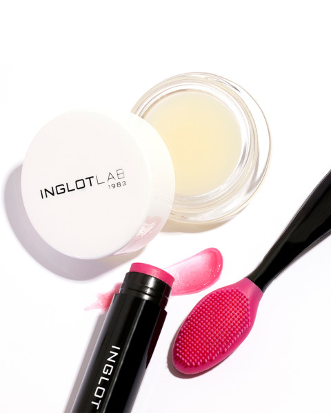 Догляд за губами взимку: поради та засоби INGLOT